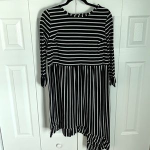 Stripped black and white tunic